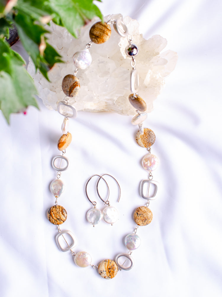 Fashion short necklace