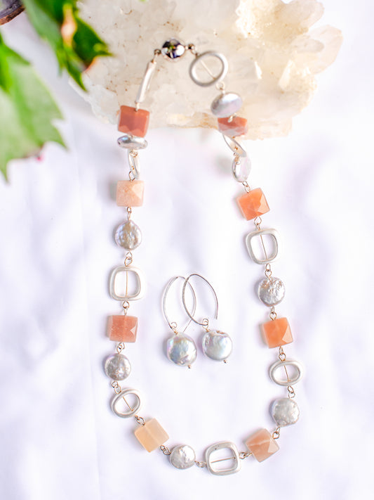 Fashion  short  necklace