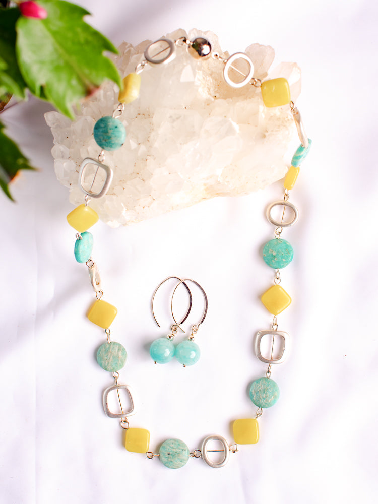 Fashion short necklace