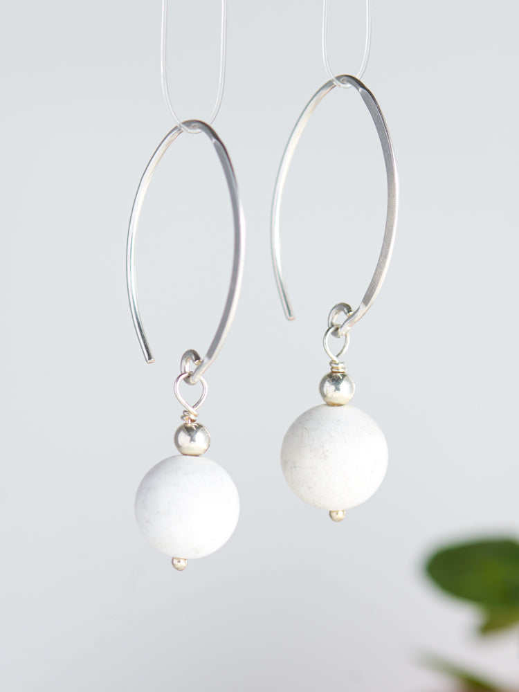 white black simple earrings
